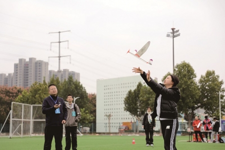 <br>          ■橡筋动力飞机留空计时赛现场<br><br>        