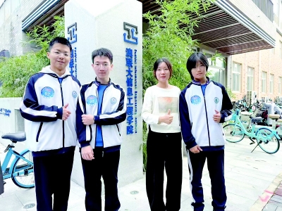 <br>          ■气弓箭射击赛一等奖团队赛后合影<br><br>        