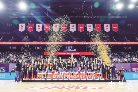 <br>          ■石家庄二中男篮站上了领奖台<br><br>        