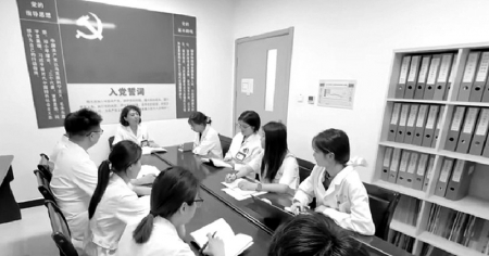 <br>          ■崔伟组织科室成员参加学习<br><br>        