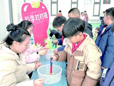 <br>          ■学生们在“乐考”现场 ■供图/胡珊<br><br>        