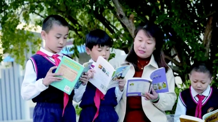 <br>          ■教师和学生一起读书<br><br>        