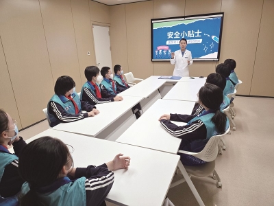 <br>          ■小志愿者们学习“七步洗手法”<br><br>        