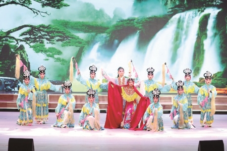 <br>          ■表演现场 ■供图/　河北师范大学<br><br>        