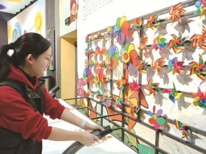 <br>          ■石家庄市第四十八中学初二学生赵子琳走进河北省科学技术馆展区参观体验<br><br>        