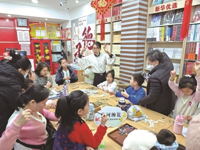 <br>          ■承德图书大厦热河缠花专场深受读者喜爱■供图/承德图书大厦<br><br>        