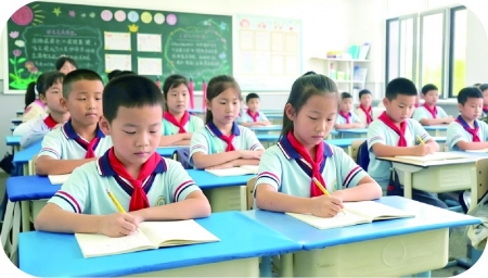 <br>          ■唐山市丰南区第一实验小学学生在示范规范的写字姿势<br><br>        