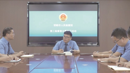 <br>          ■工作中的侯景亚<br><br>        